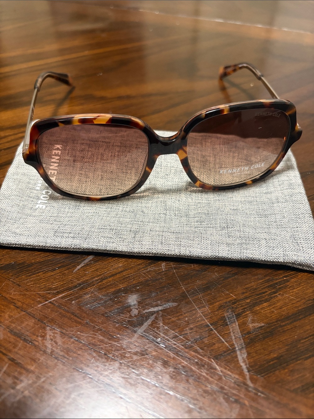 Kenneth Cole tortoise shell square sunglasses